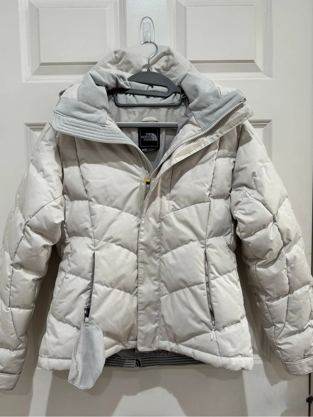 The North Face Women’s Insulated Puffer Jacket Winter Coat - Ivory Size M